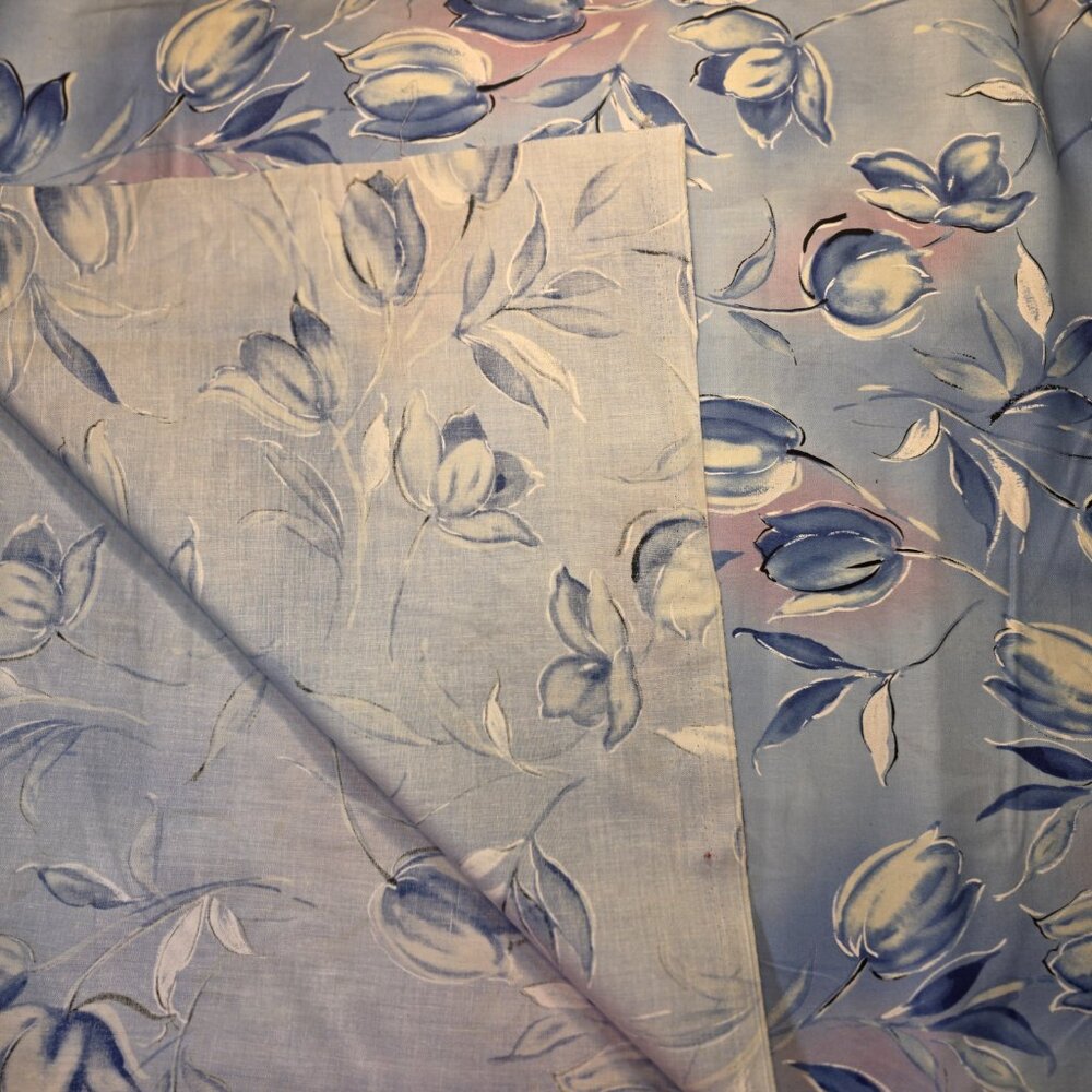 Large Blue Tulips Cotton Quilting Fabric Jo-Ann Fabrics 36 x 44 inches wide - Picture 10 of 13
